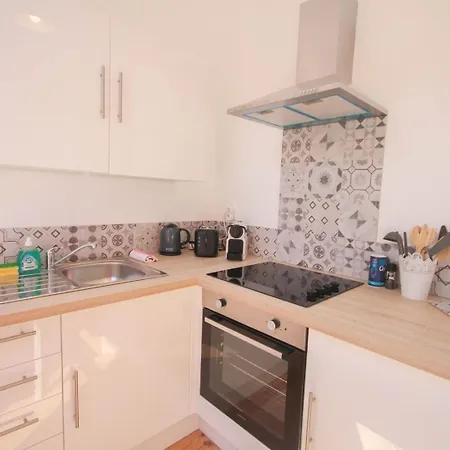 דירה Centre- And Bright Equipped